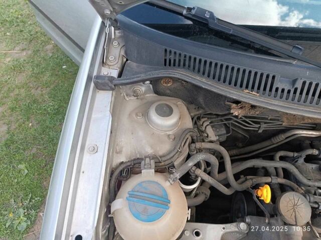 Серый Фольксваген Поло, объемом двигателя 1.2 л и пробегом 216 тыс. км за 4500 $, фото 6 на Automoto.ua