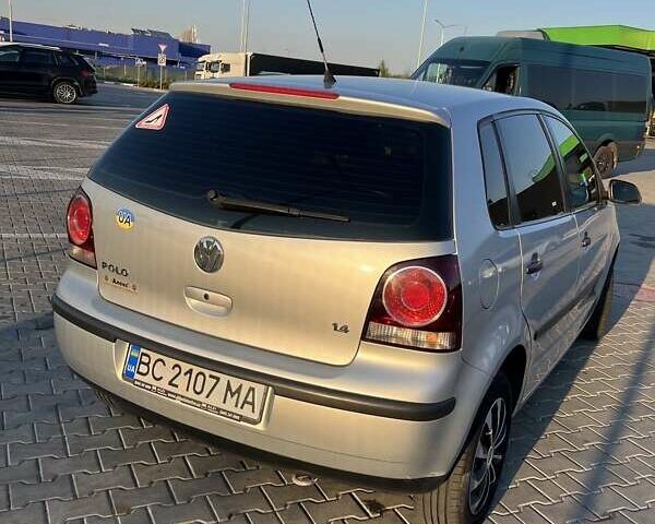 Серый Фольксваген Поло, объемом двигателя 1.4 л и пробегом 237 тыс. км за 4600 $, фото 85 на Automoto.ua