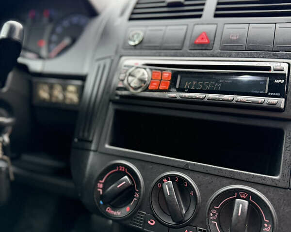 Серый Фольксваген Поло, объемом двигателя 1.39 л и пробегом 153 тыс. км за 3999 $, фото 26 на Automoto.ua