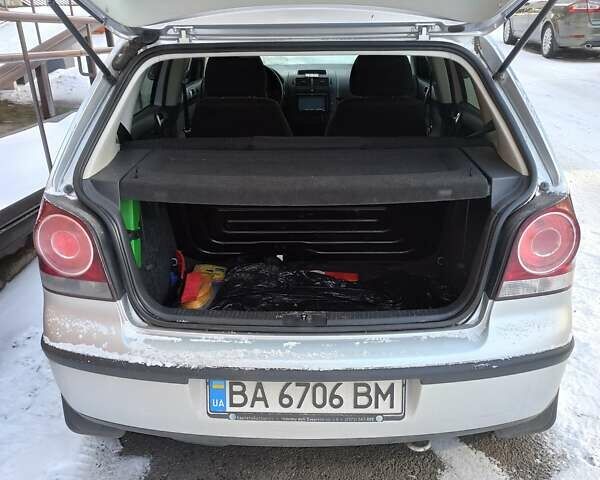 Серый Фольксваген Поло, объемом двигателя 1.4 л и пробегом 286 тыс. км за 4500 $, фото 4 на Automoto.ua