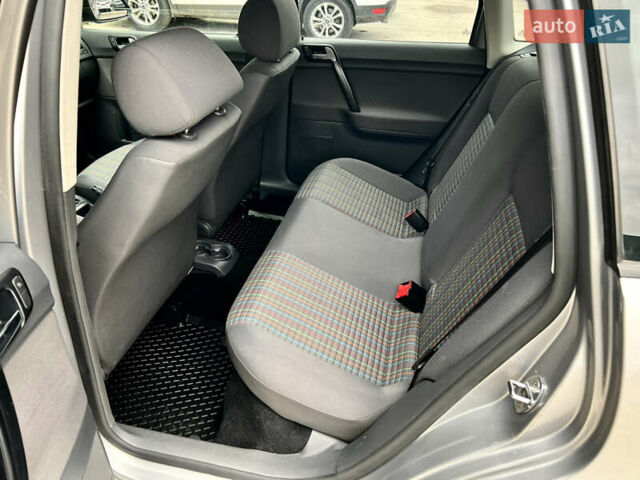 Серый Фольксваген Поло, объемом двигателя 1.4 л и пробегом 192 тыс. км за 5900 $, фото 32 на Automoto.ua