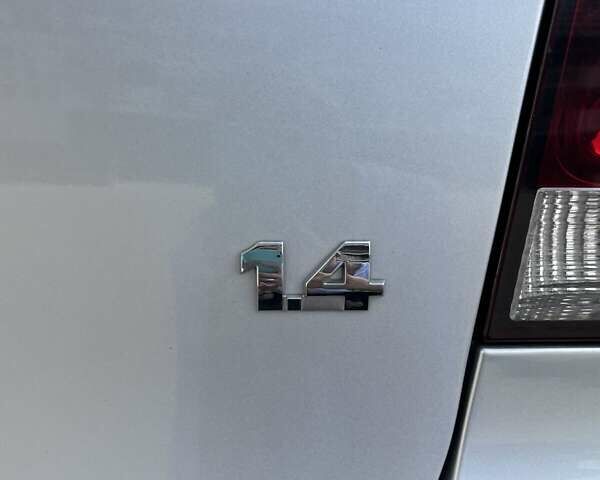 Серый Фольксваген Поло, объемом двигателя 1.4 л и пробегом 237 тыс. км за 4600 $, фото 95 на Automoto.ua