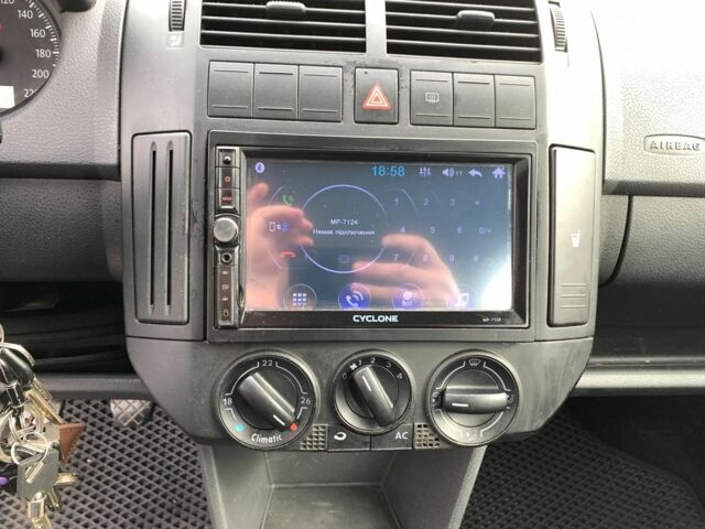 Серый Фольксваген Поло, объемом двигателя 1.4 л и пробегом 257 тыс. км за 4790 $, фото 31 на Automoto.ua