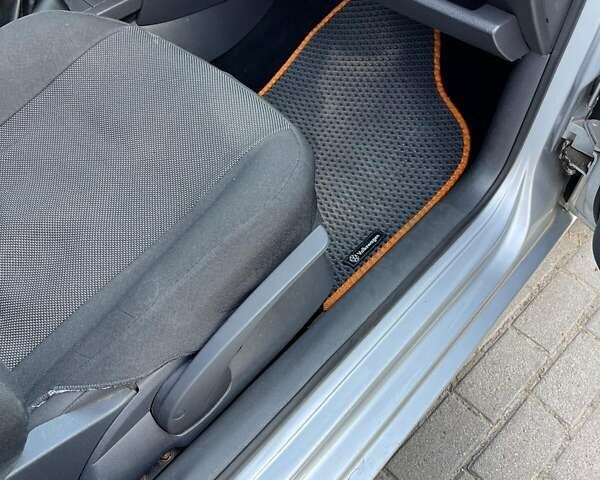 Серый Фольксваген Поло, объемом двигателя 1.4 л и пробегом 237 тыс. км за 4600 $, фото 29 на Automoto.ua