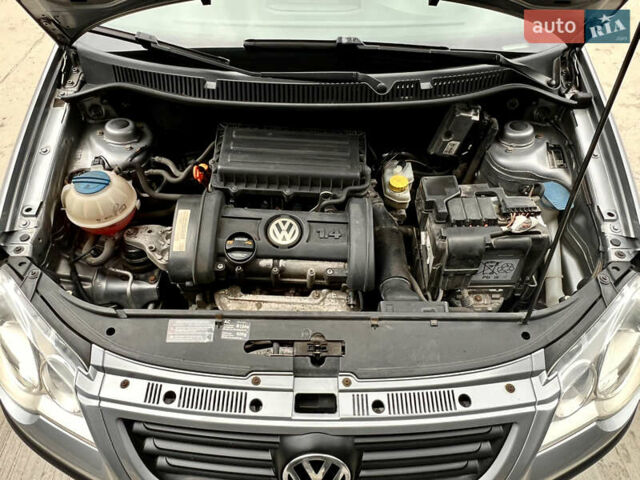 Серый Фольксваген Поло, объемом двигателя 1.4 л и пробегом 192 тыс. км за 5900 $, фото 19 на Automoto.ua