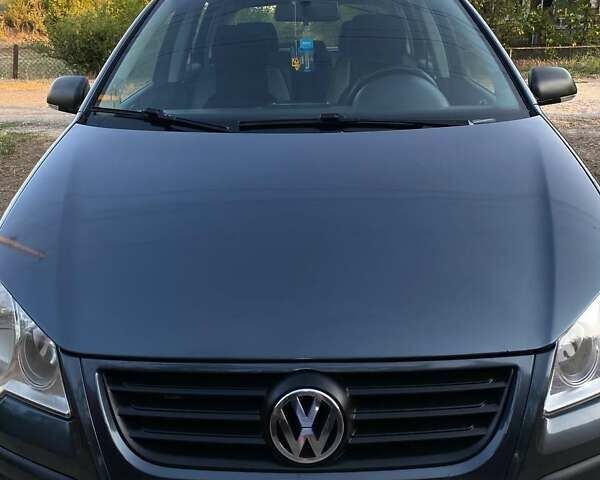 Серый Фольксваген Поло, объемом двигателя 1.42 л и пробегом 211 тыс. км за 5500 $, фото 19 на Automoto.ua