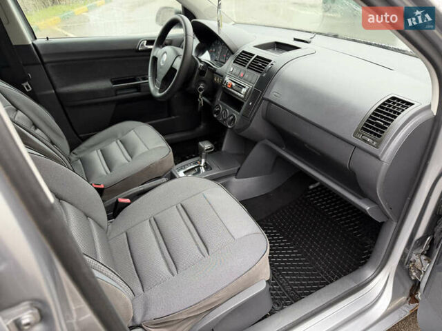 Серый Фольксваген Поло, объемом двигателя 1.39 л и пробегом 153 тыс. км за 3999 $, фото 21 на Automoto.ua