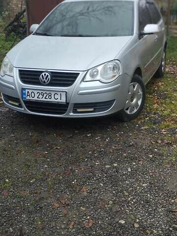 Серый Фольксваген Поло, объемом двигателя 1.4 л и пробегом 407 тыс. км за 5100 $, фото 14 на Automoto.ua