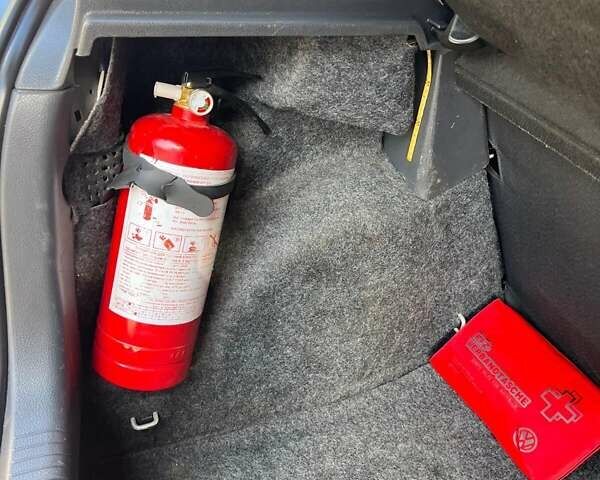 Серый Фольксваген Поло, объемом двигателя 1.4 л и пробегом 237 тыс. км за 4600 $, фото 13 на Automoto.ua