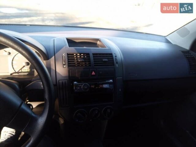 Серый Фольксваген Поло, объемом двигателя 0 л и пробегом 170 тыс. км за 3800 $, фото 7 на Automoto.ua