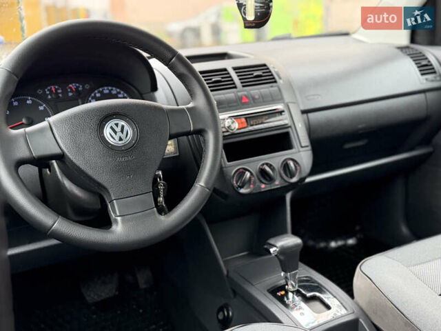 Серый Фольксваген Поло, объемом двигателя 1.39 л и пробегом 153 тыс. км за 3999 $, фото 14 на Automoto.ua