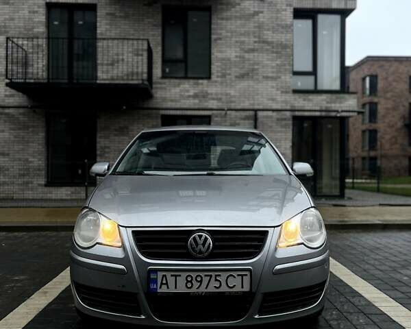 Серый Фольксваген Поло, объемом двигателя 1.39 л и пробегом 156 тыс. км за 4700 $, фото 5 на Automoto.ua