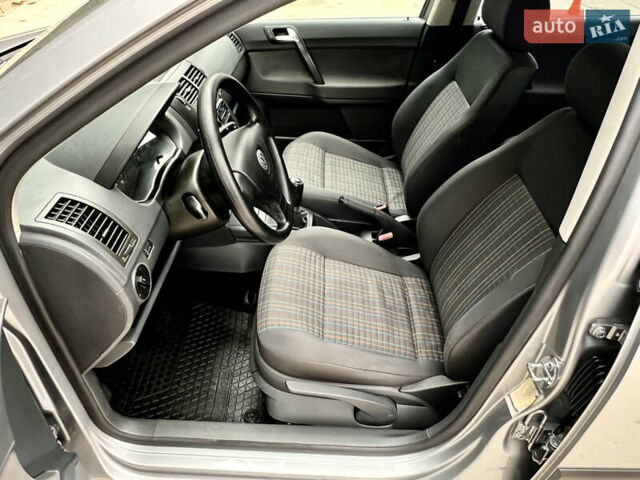 Серый Фольксваген Поло, объемом двигателя 1.4 л и пробегом 192 тыс. км за 5900 $, фото 3 на Automoto.ua