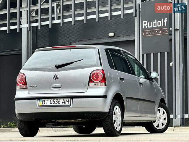 Серый Фольксваген Поло, объемом двигателя 1.4 л и пробегом 192 тыс. км за 5900 $, фото 5 на Automoto.ua