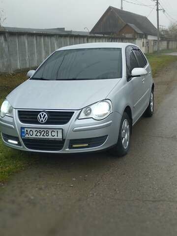 Серый Фольксваген Поло, объемом двигателя 1.4 л и пробегом 407 тыс. км за 5100 $, фото 9 на Automoto.ua