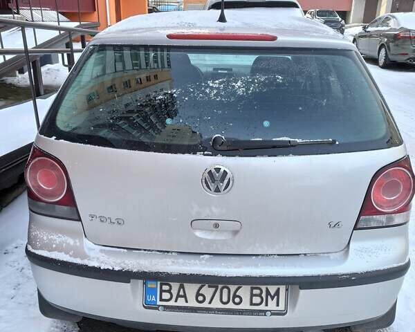 Серый Фольксваген Поло, объемом двигателя 1.4 л и пробегом 286 тыс. км за 4500 $, фото 1 на Automoto.ua