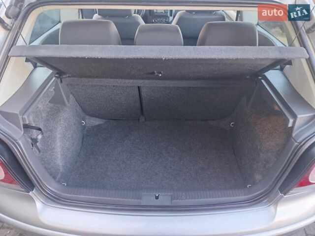 Серый Фольксваген Поло, объемом двигателя 1.6 л и пробегом 127 тыс. км за 5499 $, фото 14 на Automoto.ua