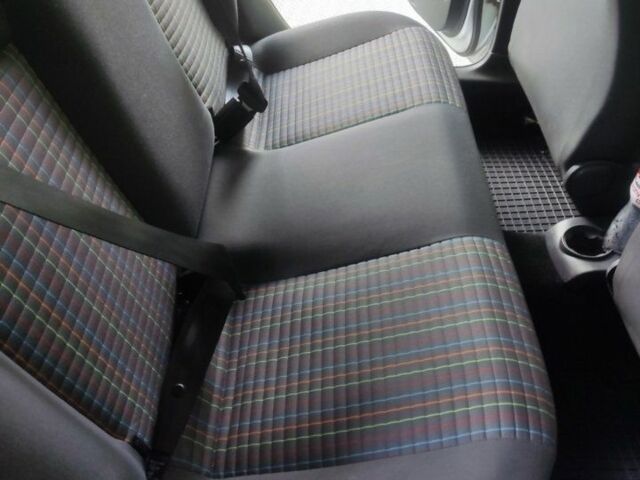 Серый Фольксваген Поло, объемом двигателя 1.4 л и пробегом 220 тыс. км за 6500 $, фото 2 на Automoto.ua