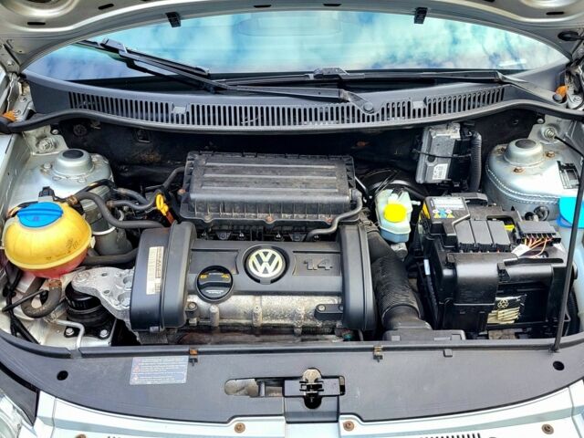 Сірий Фольксваген Поло, об'ємом двигуна 1.4 л та пробігом 180 тис. км за 6900 $, фото 4 на Automoto.ua