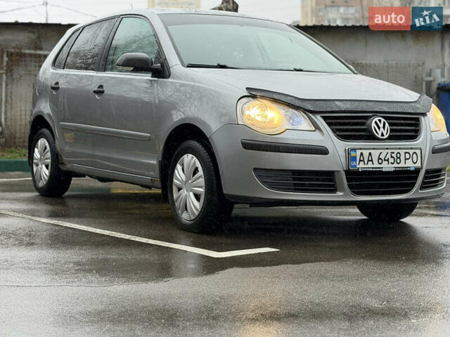 Серый Фольксваген Поло, объемом двигателя 1.39 л и пробегом 153 тыс. км за 3999 $, фото 1 на Automoto.ua