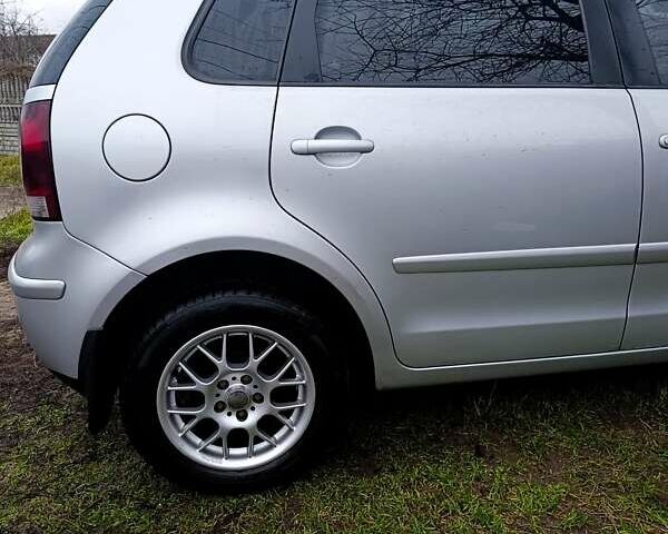 Сірий Фольксваген Поло, об'ємом двигуна 1.39 л та пробігом 267 тис. км за 4200 $, фото 6 на Automoto.ua