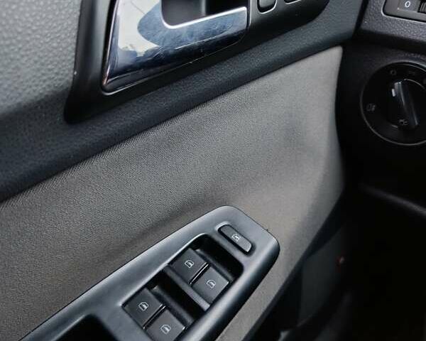 Сірий Фольксваген Поло, об'ємом двигуна 1.39 л та пробігом 267 тис. км за 4200 $, фото 12 на Automoto.ua