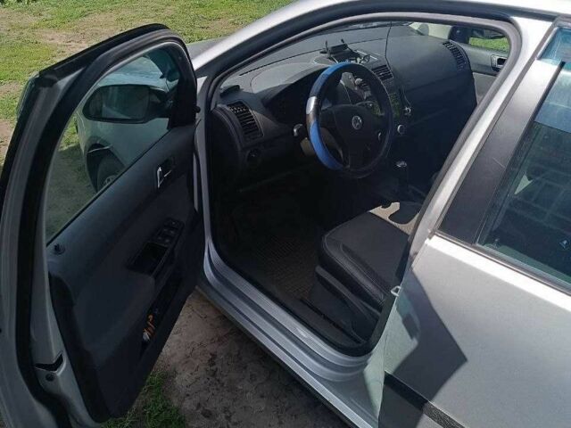 Серый Фольксваген Поло, объемом двигателя 1.2 л и пробегом 216 тыс. км за 4500 $, фото 10 на Automoto.ua