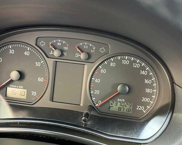 Серый Фольксваген Поло, объемом двигателя 1.4 л и пробегом 237 тыс. км за 4600 $, фото 12 на Automoto.ua