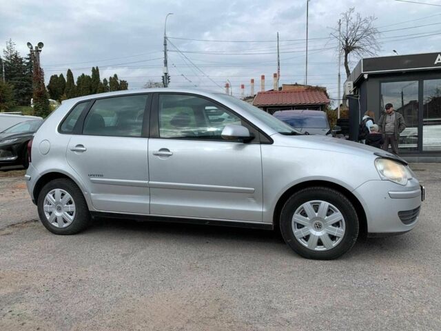 Серый Фольксваген Поло, объемом двигателя 1.4 л и пробегом 257 тыс. км за 4790 $, фото 3 на Automoto.ua