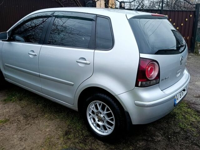 Серый Фольксваген Поло, объемом двигателя 1.4 л и пробегом 267 тыс. км за 4200 $, фото 3 на Automoto.ua