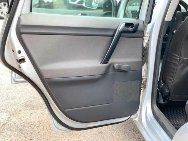 Серый Фольксваген Поло, объемом двигателя 1.4 л и пробегом 257 тыс. км за 4790 $, фото 17 на Automoto.ua