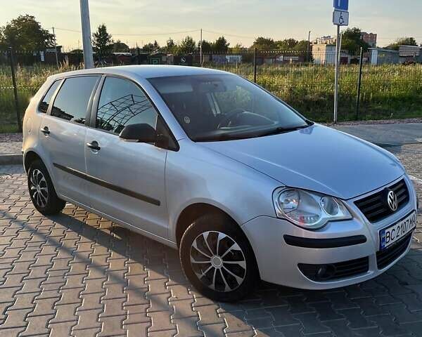 Серый Фольксваген Поло, объемом двигателя 1.4 л и пробегом 237 тыс. км за 4600 $, фото 4 на Automoto.ua