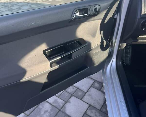 Серый Фольксваген Поло, объемом двигателя 1.6 л и пробегом 127 тыс. км за 5499 $, фото 19 на Automoto.ua