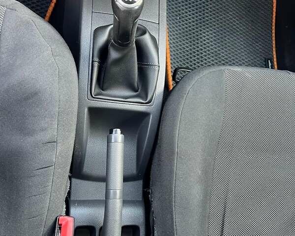 Серый Фольксваген Поло, объемом двигателя 1.4 л и пробегом 237 тыс. км за 4600 $, фото 54 на Automoto.ua