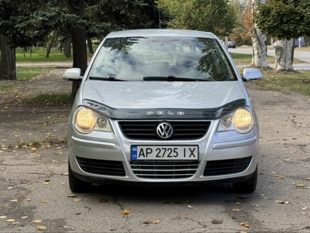 Серый Фольксваген Поло, объемом двигателя 1.2 л и пробегом 209 тыс. км за 3250 $, фото 2 на Automoto.ua