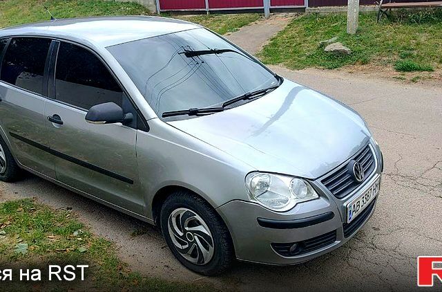 Серый Фольксваген Поло, объемом двигателя 1.2 л и пробегом 198 тыс. км за 3500 $, фото 3 на Automoto.ua