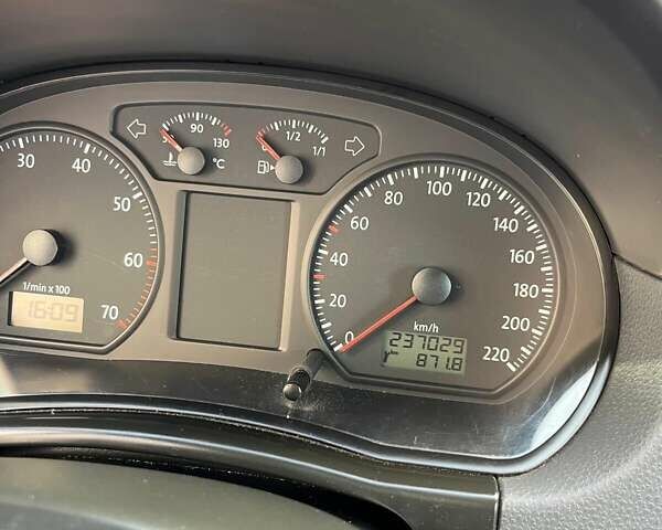 Серый Фольксваген Поло, объемом двигателя 1.4 л и пробегом 237 тыс. км за 4600 $, фото 36 на Automoto.ua