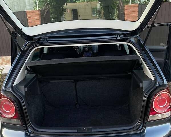 Серый Фольксваген Поло, объемом двигателя 1.42 л и пробегом 211 тыс. км за 5500 $, фото 8 на Automoto.ua