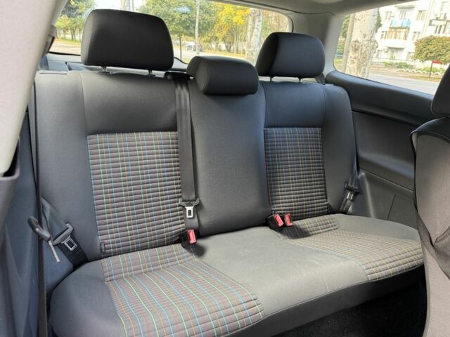 Серый Фольксваген Поло, объемом двигателя 1.2 л и пробегом 209 тыс. км за 3250 $, фото 8 на Automoto.ua