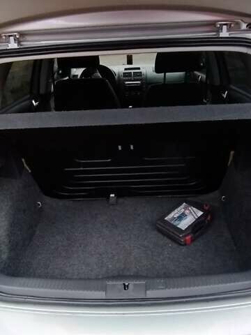 Серый Фольксваген Поло, объемом двигателя 1.4 л и пробегом 407 тыс. км за 5100 $, фото 5 на Automoto.ua