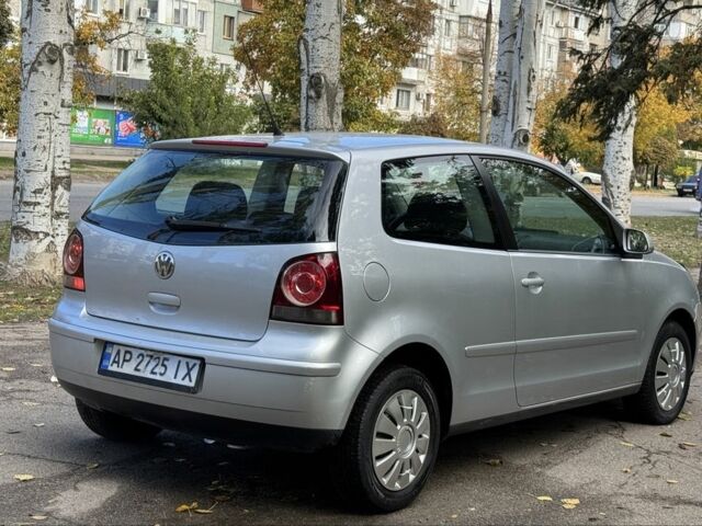 Серый Фольксваген Поло, объемом двигателя 1.2 л и пробегом 209 тыс. км за 3250 $, фото 3 на Automoto.ua