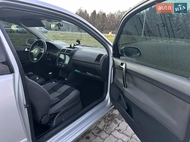 Сірий Фольксваген Поло, об'ємом двигуна 1.42 л та пробігом 223 тис. км за 4700 $, фото 8 на Automoto.ua