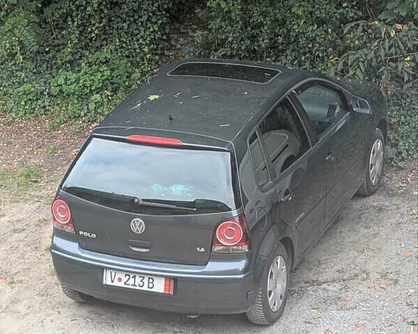 Серый Фольксваген Поло, объемом двигателя 1.4 л и пробегом 250 тыс. км за 5700 $, фото 3 на Automoto.ua