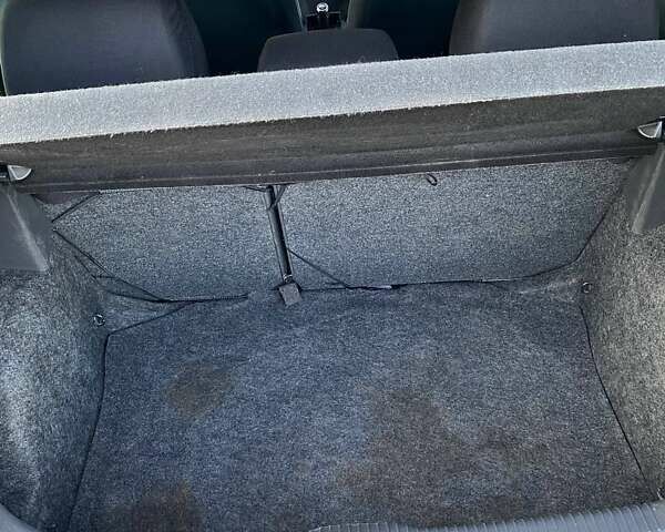 Серый Фольксваген Поло, объемом двигателя 1.42 л и пробегом 211 тыс. км за 5500 $, фото 5 на Automoto.ua