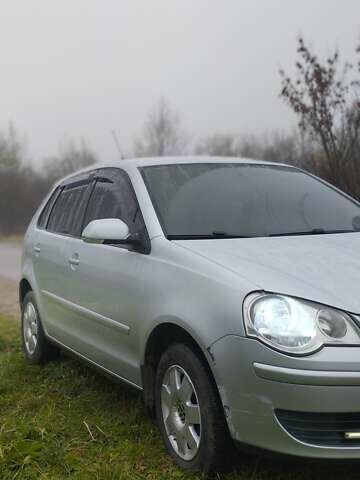 Серый Фольксваген Поло, объемом двигателя 1.4 л и пробегом 407 тыс. км за 5100 $, фото 8 на Automoto.ua