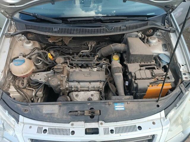 Серый Фольксваген Поло, объемом двигателя 1.2 л и пробегом 216 тыс. км за 4500 $, фото 9 на Automoto.ua