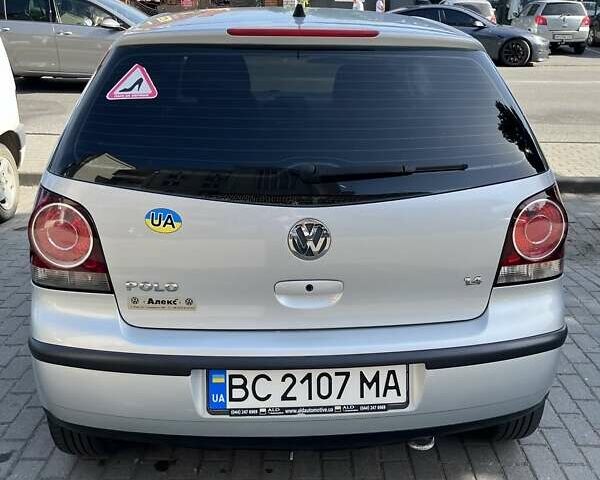 Серый Фольксваген Поло, объемом двигателя 1.4 л и пробегом 237 тыс. км за 4600 $, фото 93 на Automoto.ua