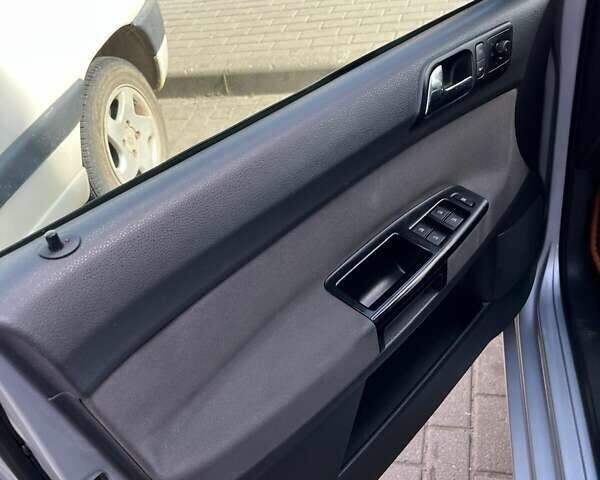 Серый Фольксваген Поло, объемом двигателя 1.4 л и пробегом 237 тыс. км за 4600 $, фото 74 на Automoto.ua