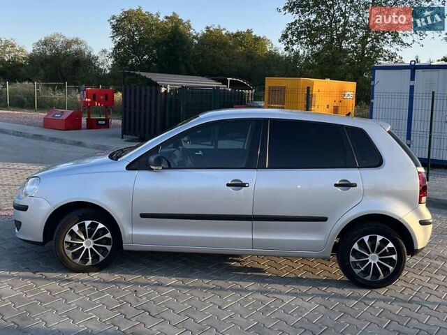 Серый Фольксваген Поло, объемом двигателя 1.4 л и пробегом 237 тыс. км за 4600 $, фото 82 на Automoto.ua