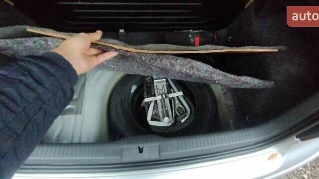 Серый Фольксваген Поло, объемом двигателя 1.4 л и пробегом 407 тыс. км за 5100 $, фото 6 на Automoto.ua